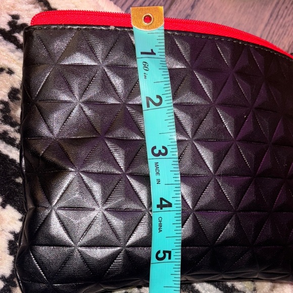 Shiseido Black Quilted Women's makeup Clutch - Picture 6 of 12